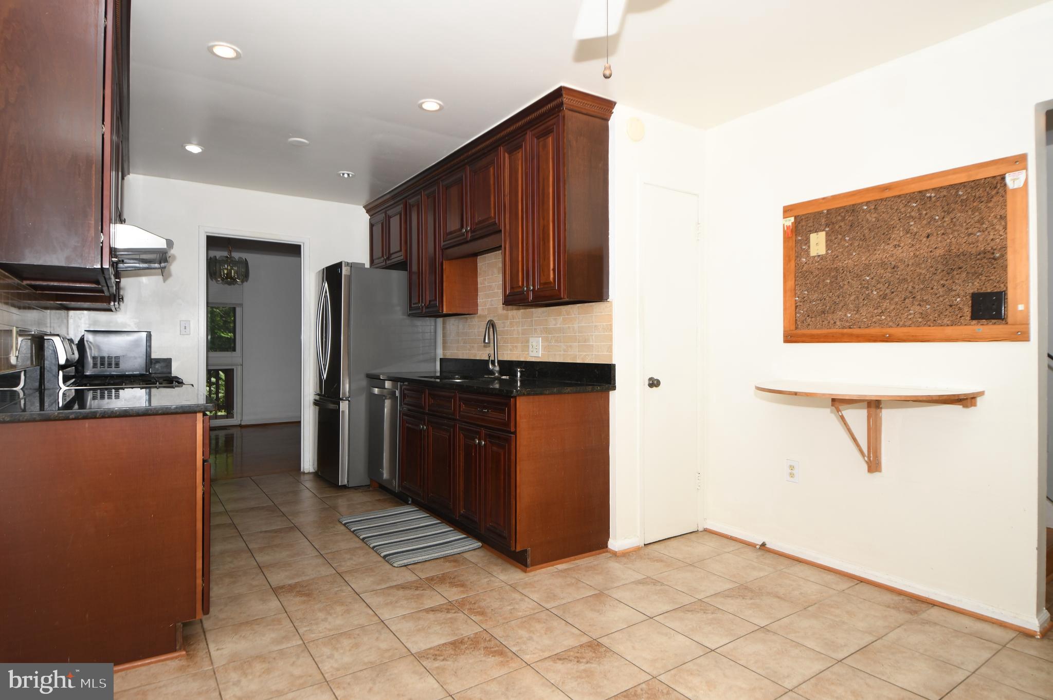 8147 Inverness Ridge Road Potomac, MD 20854 - Photo 6 of 60