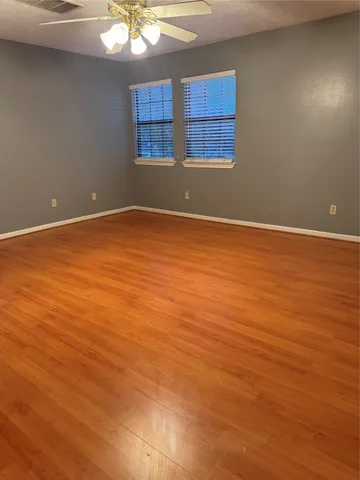 a view of empty room with window
