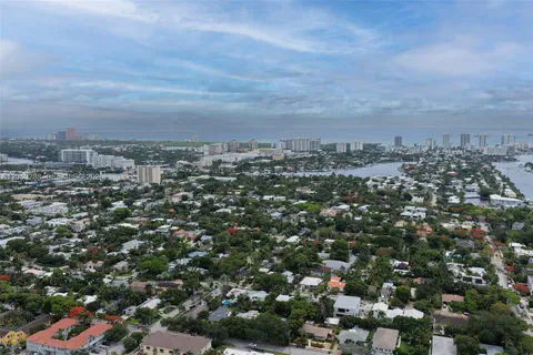 $309,000 | 611 Northeast 14th Avenue, Unit 206, Fort Lauderdale, FL 33304