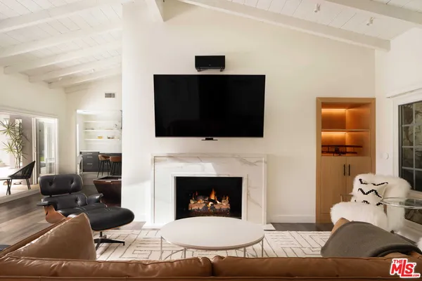 $2,495,000 | 2823 Moraga Drive, Los Angeles, CA 90077