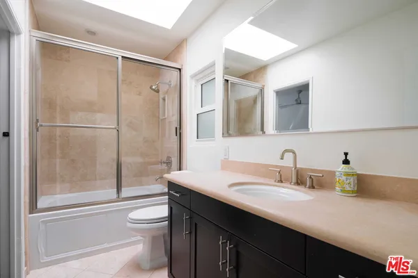 $2,495,000 | 2823 Moraga Drive, Los Angeles, CA 90077