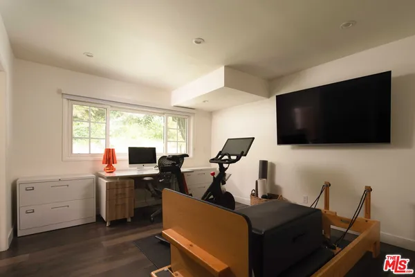 $2,495,000 | 2823 Moraga Drive, Los Angeles, CA 90077