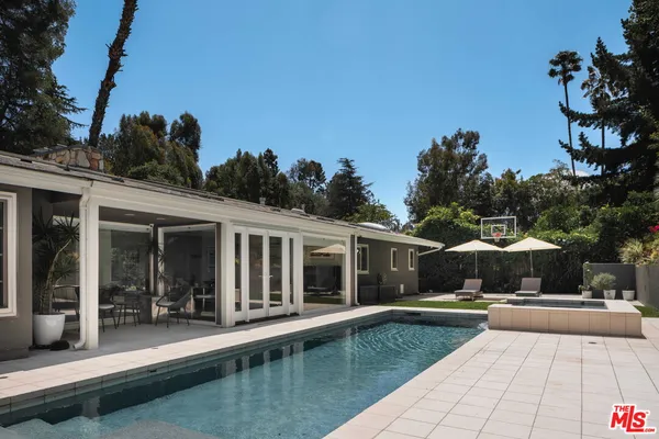 $2,495,000 | 2823 Moraga Drive, Los Angeles, CA 90077