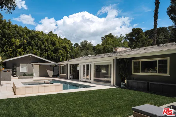 $2,495,000 | 2823 Moraga Drive, Los Angeles, CA 90077