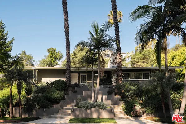 $2,495,000 | 2823 Moraga Drive, Los Angeles, CA 90077