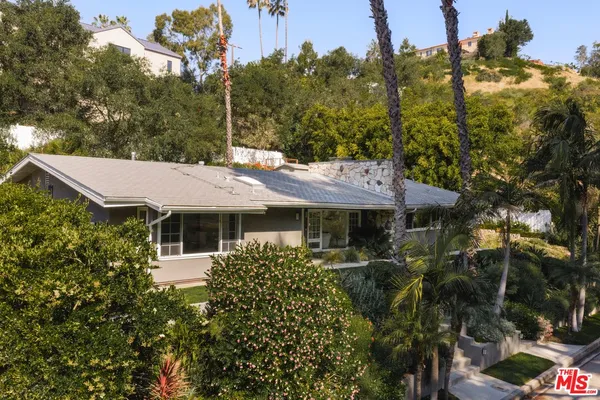 $2,495,000 | 2823 Moraga Drive, Los Angeles, CA 90077