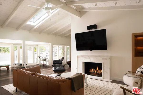 $2,495,000 | 2823 Moraga Drive, Los Angeles, CA 90077