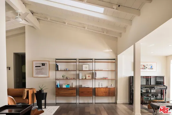 $2,495,000 | 2823 Moraga Drive, Los Angeles, CA 90077