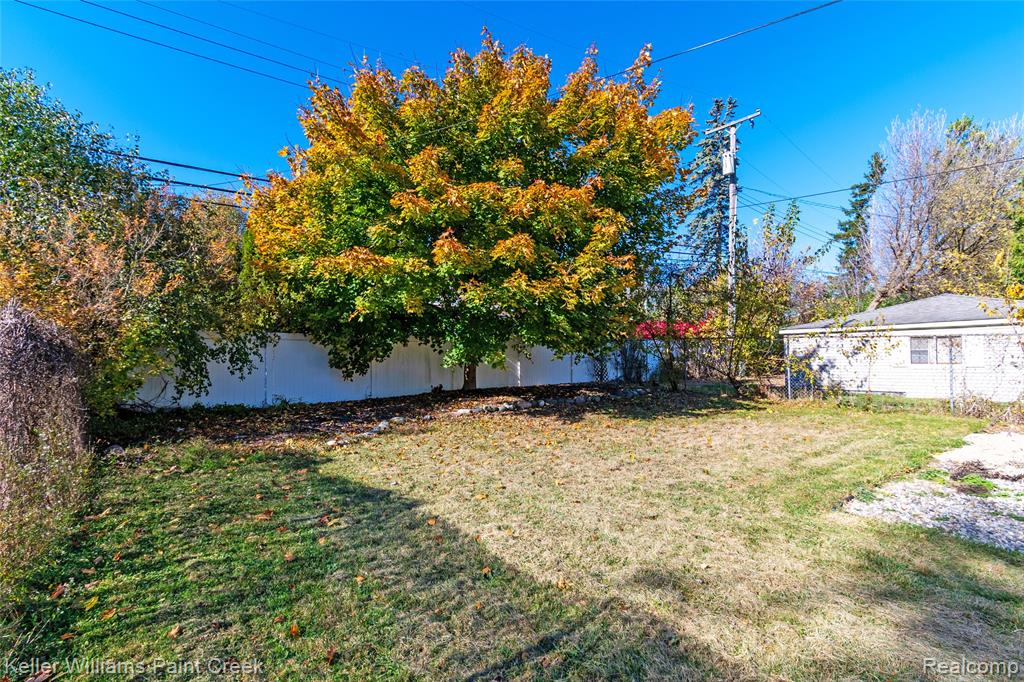 3515 Durham Road Royal Oak, MI 48073 - Photo 36 of 46