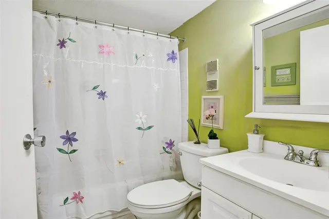 $225,000 | 8415 Forest Hills Drive, Unit 206, Coral Springs, FL 33065