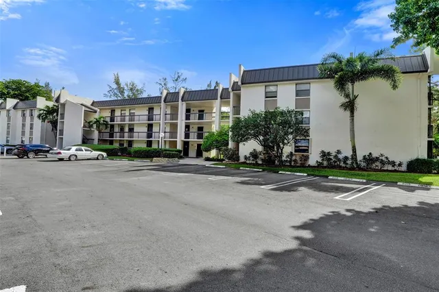 $225,000 | 8415 Forest Hills Drive, Unit 206, Coral Springs, FL 33065
