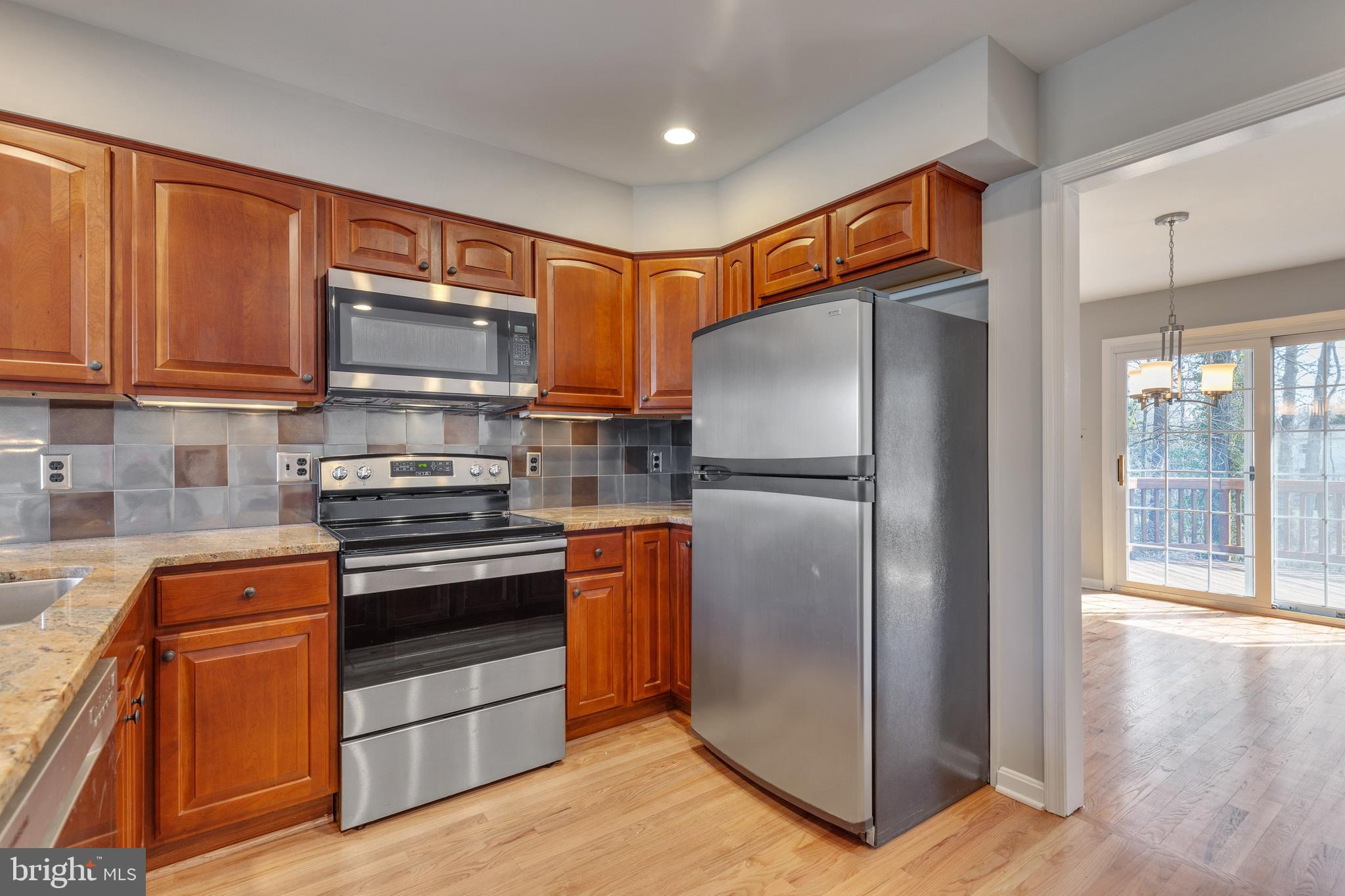 6005 Merryvale Court Springfield, VA 22152 - Photo 4 of 30