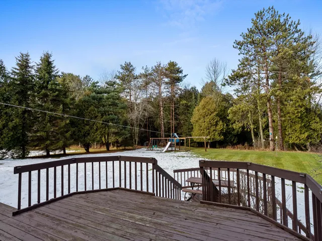 $585,900 | 7351 Pine Grove Lane, Two Rivers, WI 54241