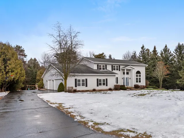 $585,900 | 7351 Pine Grove Lane, Two Rivers, WI 54241