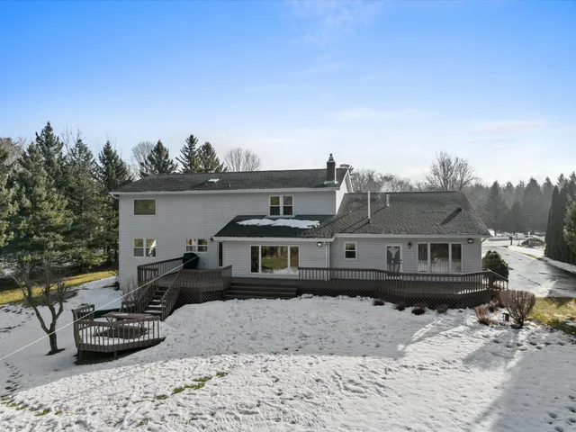 $585,900 | 7351 Pine Grove Lane, Two Rivers, WI 54241
