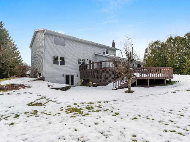 $585,900 | 7351 Pine Grove Lane, Two Rivers, WI 54241