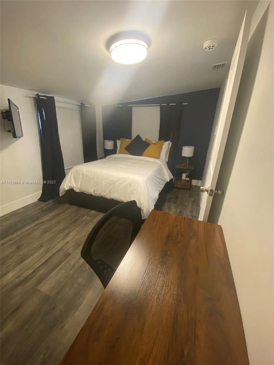 985 Southwest 9th Street, Unit 2 Miami, FL 33130 - Photo 4 of 21