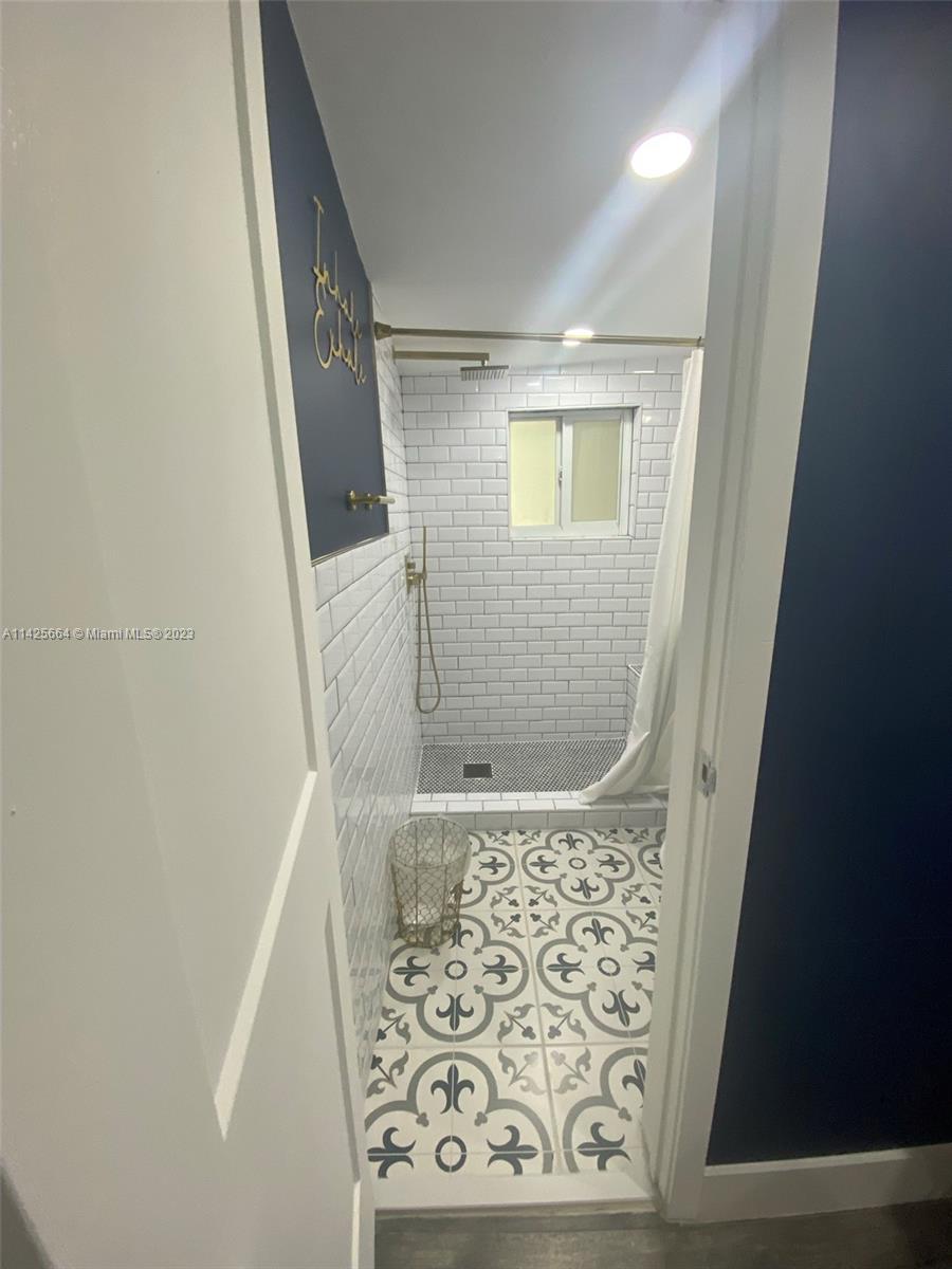 985 Southwest 9th Street, Unit 2 Miami, FL 33130 - Photo 6 of 21