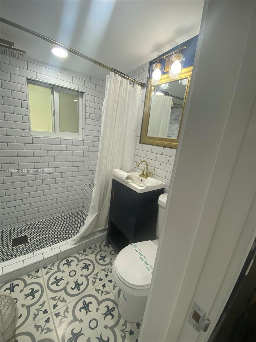 985 Southwest 9th Street, Unit 2 Miami, FL 33130 - Photo 8 of 21