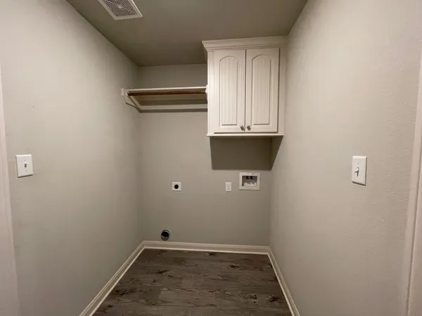 $1,800 | 13089 Vega Court, Willis, TX 77318