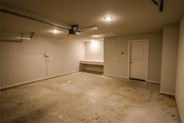 $1,800 | 13089 Vega Court, Willis, TX 77318