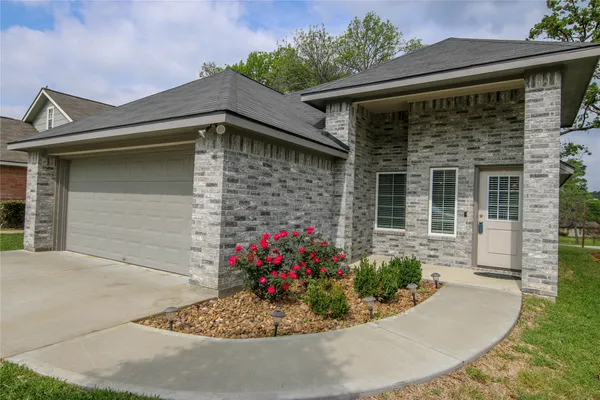 $1,800 | 13089 Vega Court, Willis, TX 77318