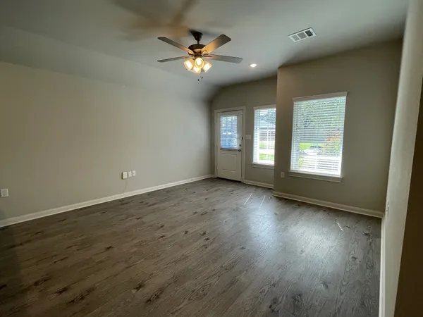 $1,800 | 13089 Vega Court, Willis, TX 77318