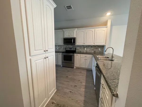 $1,800 | 13089 Vega Court, Willis, TX 77318