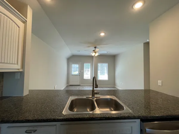 $1,800 | 13089 Vega Court, Willis, TX 77318