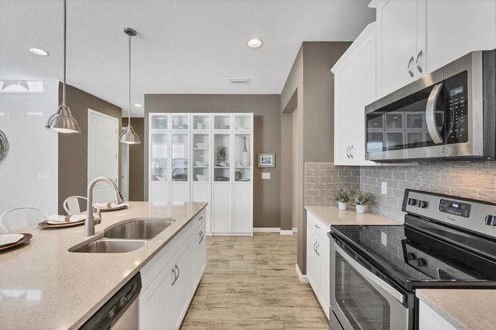 11516 Renaissance Boulevard Venice, FL 34293 - Photo 12 of 94