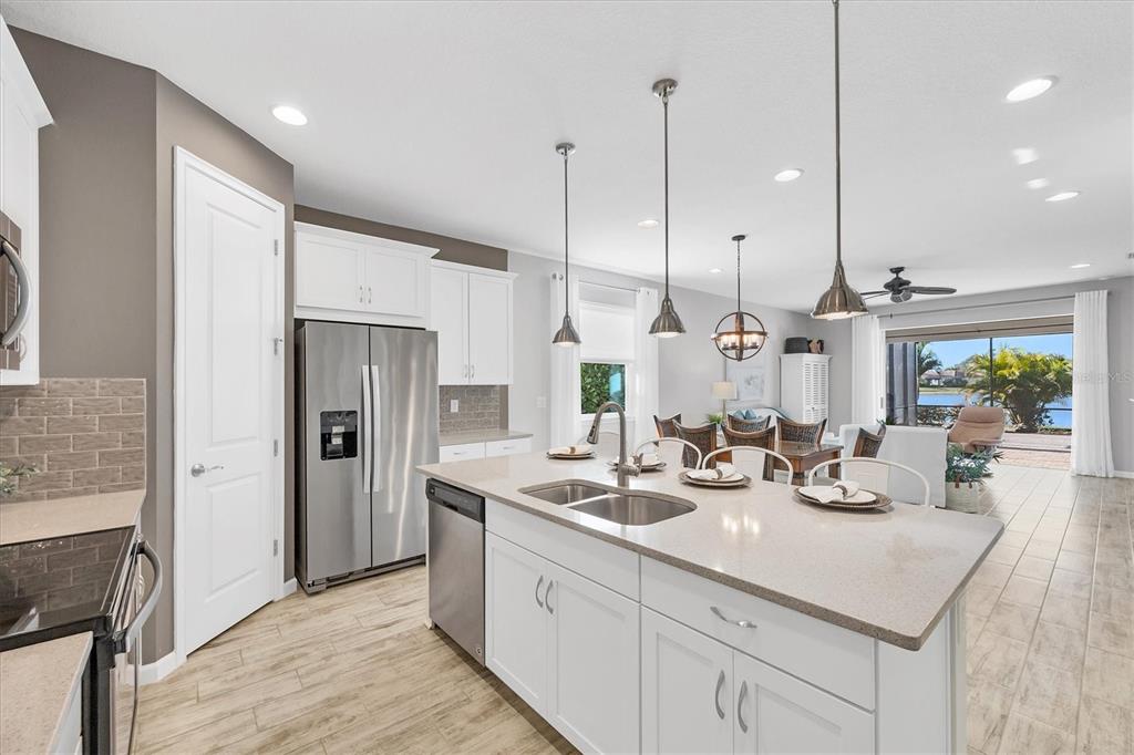 11516 Renaissance Boulevard Venice, FL 34293 - Photo 13 of 94