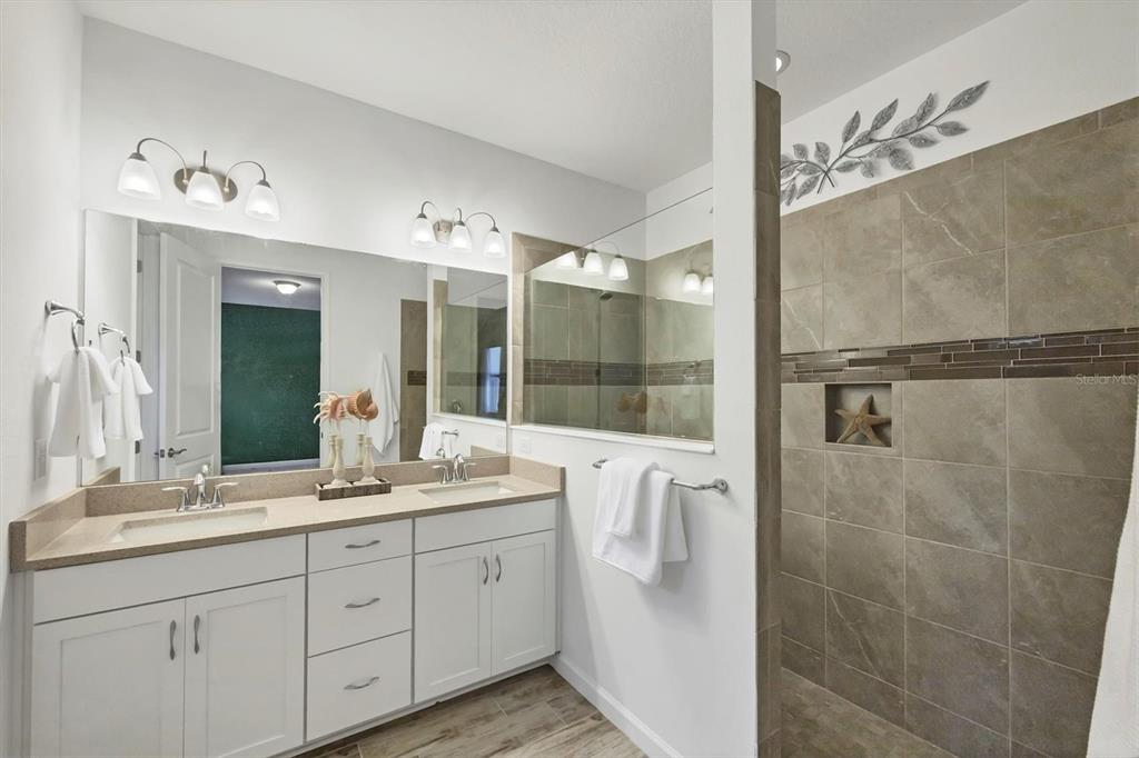 11516 Renaissance Boulevard Venice, FL 34293 - Photo 24 of 94