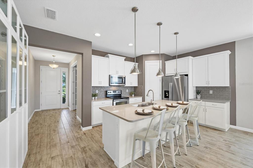 11516 Renaissance Boulevard Venice, FL 34293 - Photo 10 of 94