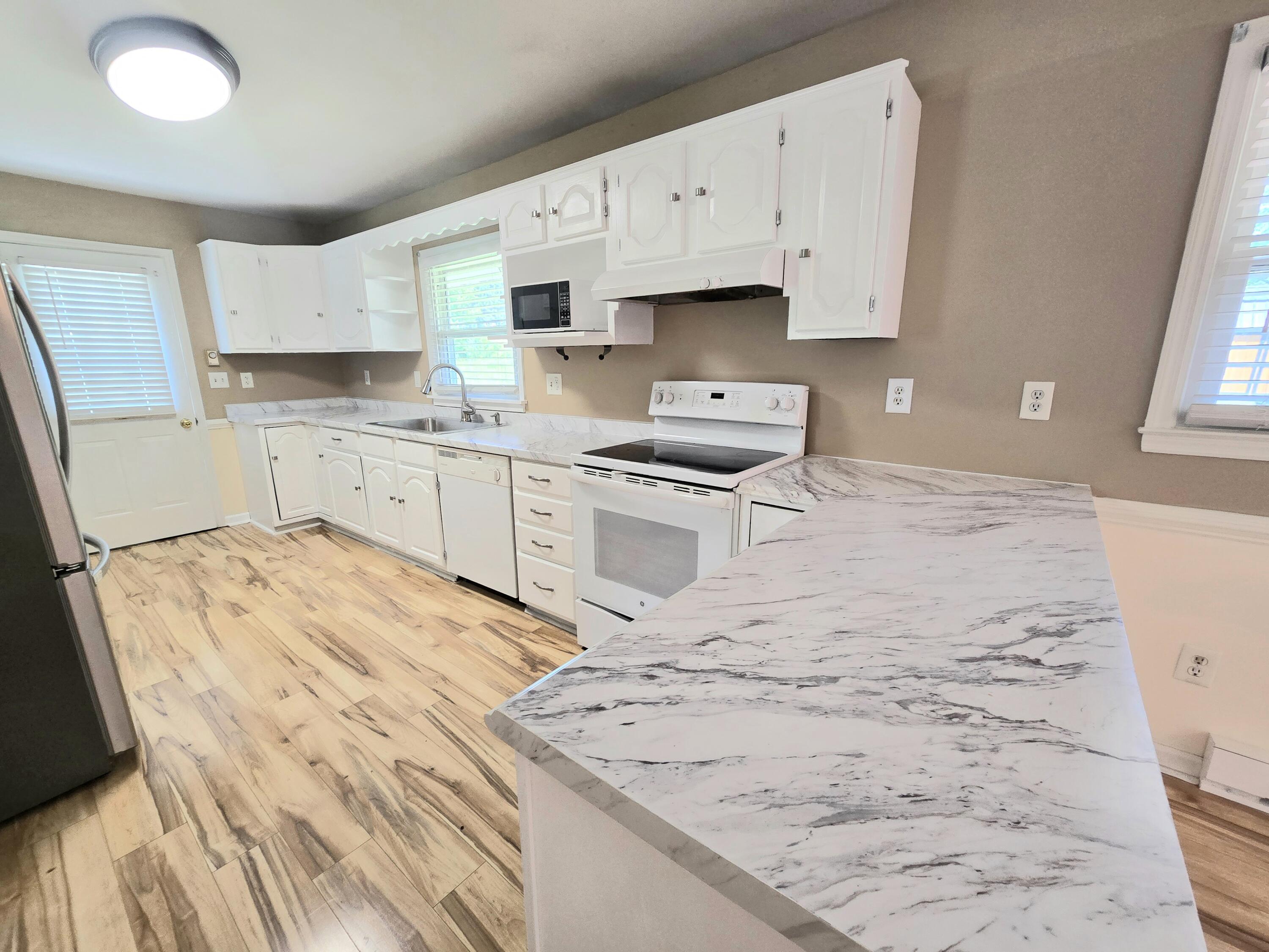 394 Craig Creek Road Eagle Rock, VA 24085 - Photo 5 of 25 Craig Ck Kitchen2