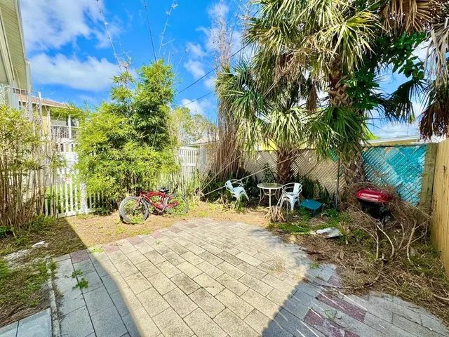 $1,500 | 13337 1st Street East, Unit B, Madeira Beach, FL 33708