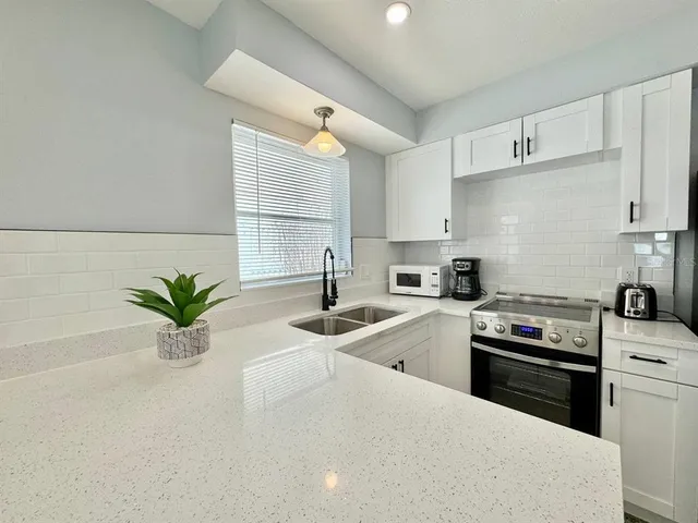 $1,500 | 13337 1st Street East, Unit B, Madeira Beach, FL 33708