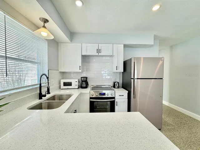 $1,500 | 13337 1st Street East, Unit B, Madeira Beach, FL 33708