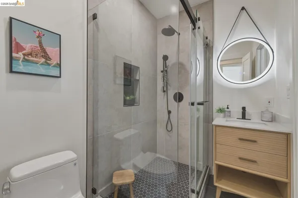 $1,100,000 | 523 25th Street, Oakland, CA 94612