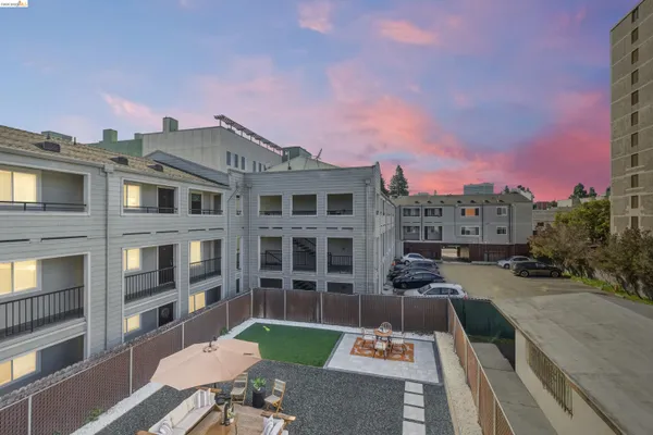 $1,100,000 | 523 25th Street, Oakland, CA 94612