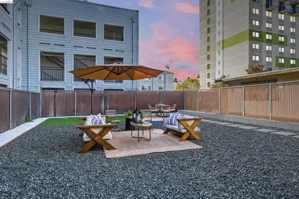 $1,100,000 | 523 25th Street, Oakland, CA 94612