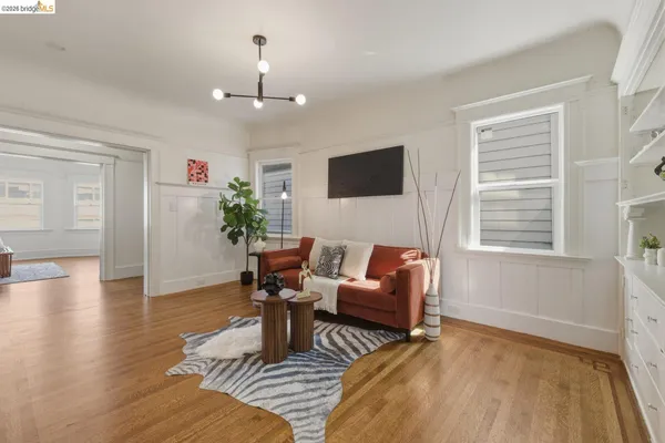 $1,100,000 | 523 25th Street, Oakland, CA 94612