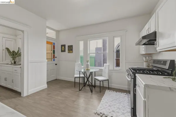 $1,100,000 | 523 25th Street, Oakland, CA 94612