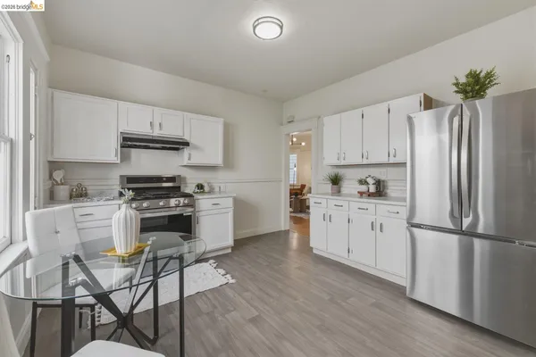 $1,100,000 | 523 25th Street, Oakland, CA 94612