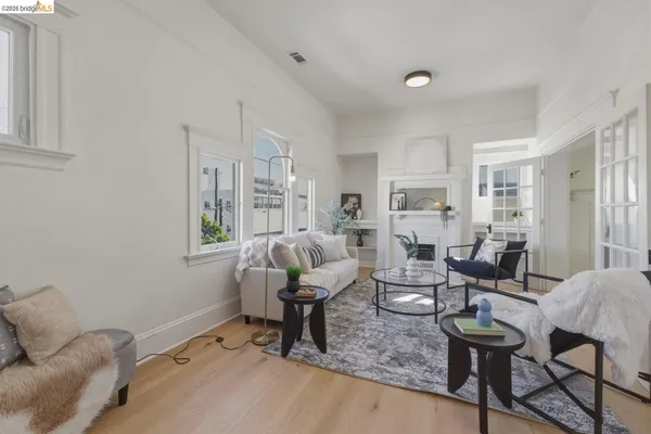 $1,100,000 | 523 25th Street, Oakland, CA 94612
