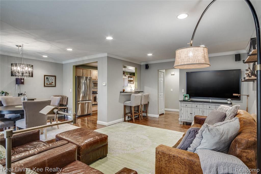 126 Manor Way Rochester Hills, MI 48309 - Photo 11 of 34