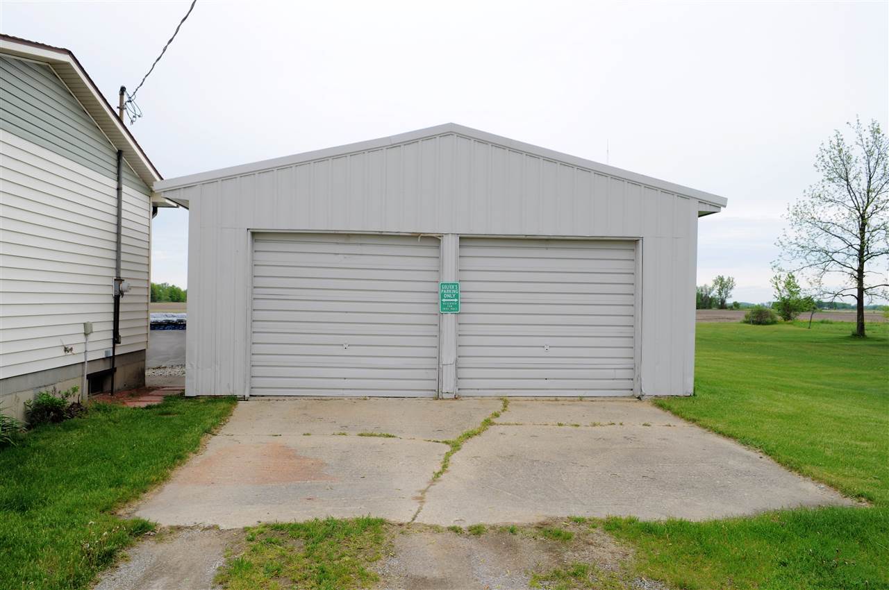 7640 West Gary Road Chesaning, MI 48616 - Photo 2 of 14 31381296-1.JPG