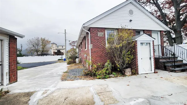 $599,000 | 469 River Street, Oceanside, NY 11572