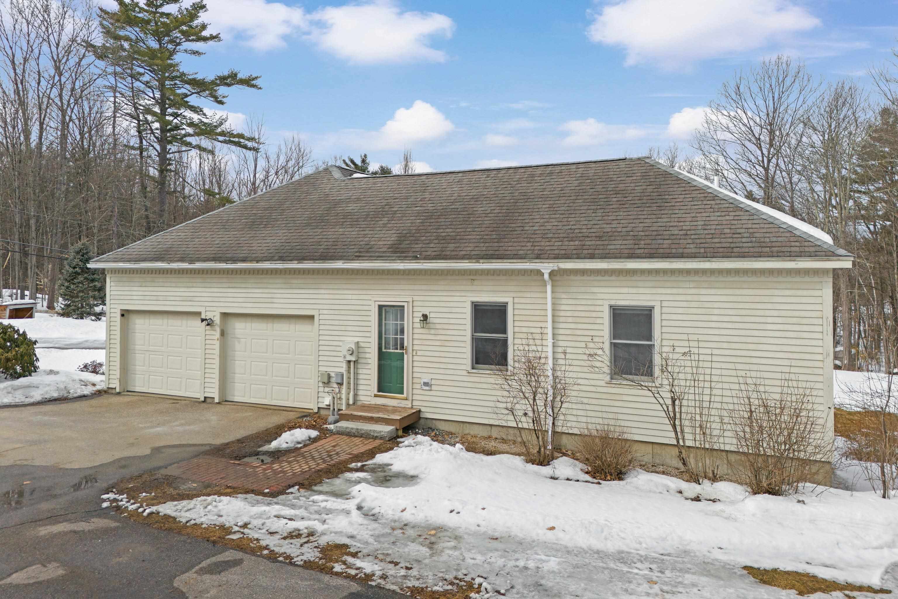 592 Page Road Bow, NH 03304 - Photo 3 of 48