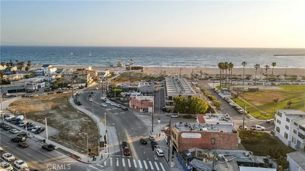$2,500 | 181 Culver Boulevard, Unit A, Playa del Rey, CA 90293