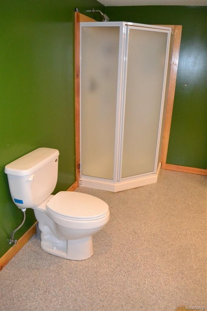 3390 Greenwood Street Rochester, MI 48309 - Photo 22 of 22 basement bathroom